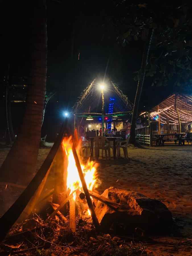 Hotel Honey Beach Negombo Exterior foto