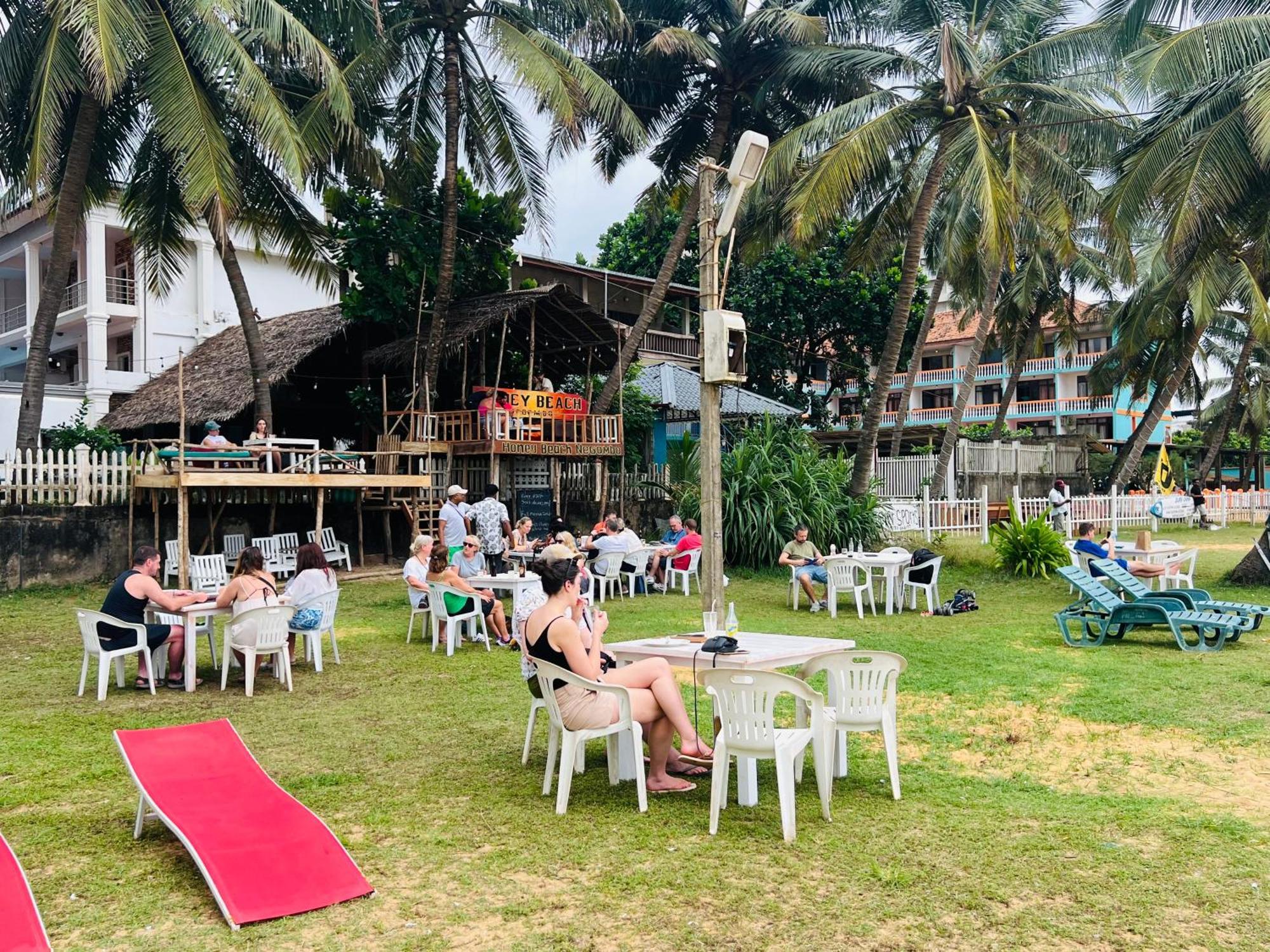 Hotel Honey Beach Negombo Exterior foto